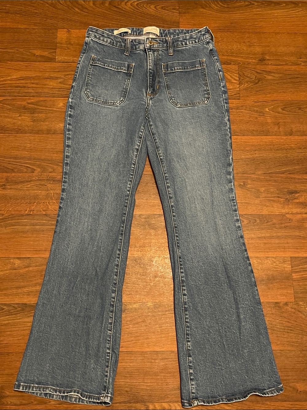 Universal Threads High Rise Flare Jeans Size 8 Reg